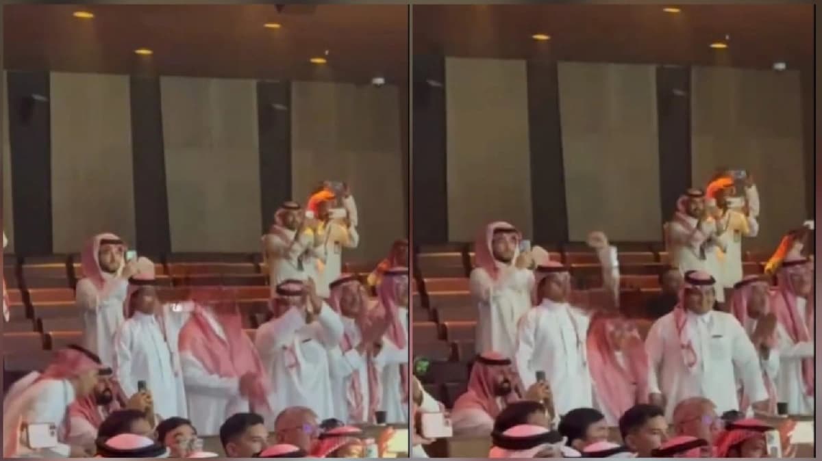 ردود فعل الجمهور لحظة إعلان فوز الدوسري بجائزة أفضل لاعب آسيوي.. فيديو