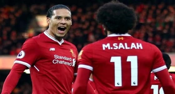 رسالة ساخرة من محمد صلاح إلى فان دايك بعد تتويجه أفضل لاعب