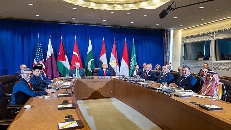 القمة متعددة الأطراف تجدد رفضها للتهجير القسري لسكان غزة