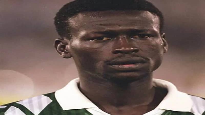 بغلف يقدم 50 ألف ريال للاعب الأهلي السابق خالد مسعد