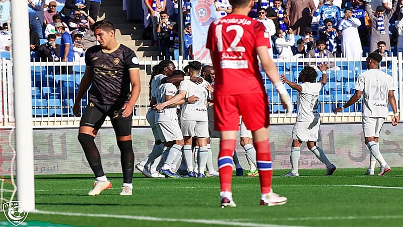 بالفيديو.. التعادل الإيجابي يحسم مواجهة الهلال وأبها