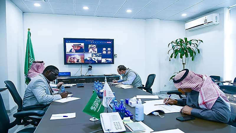 "مركز الملك سلمان لأبحاث الإعاقة" يناقش مستجدات السياسات المالية والإدارية