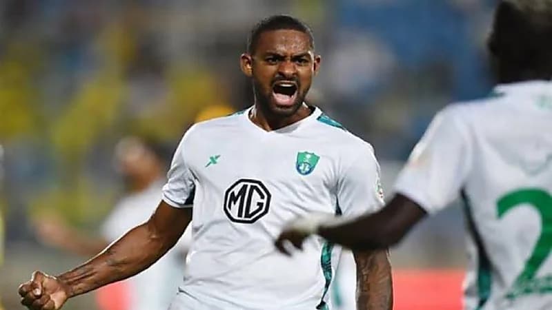 الأهلي مهدد بفقدان خدمات دانكلير