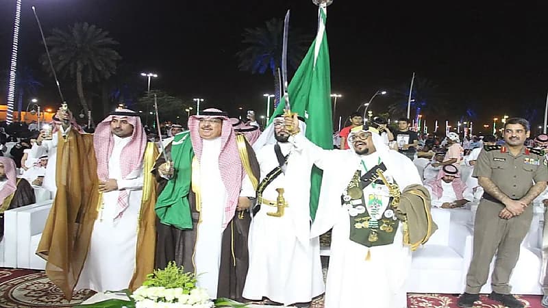 عيد الدلم فرحة ينطلق بالالعاب النارية والفعاليات المميزة (صور)