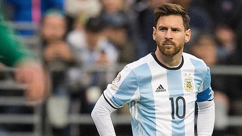 تصريحات لـ"ميسي" تُخرج حكم إسباني من المونديال