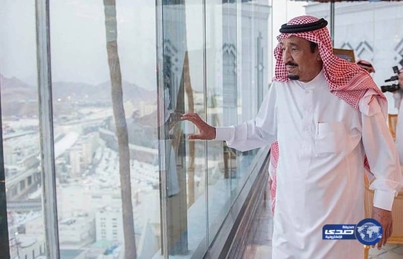 خادم الحرمين يصل" منى " للإشراف على راحة الحجاج