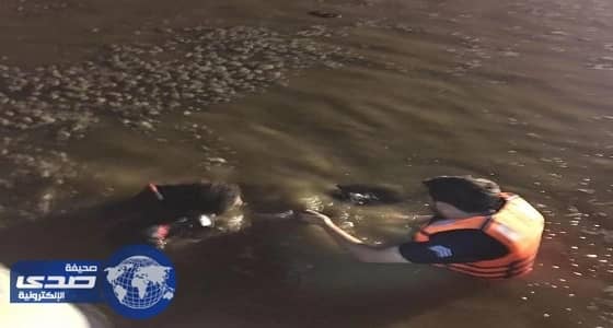 بالصور.. انتشال جثث 3 أطفال من مستنقع بالليث