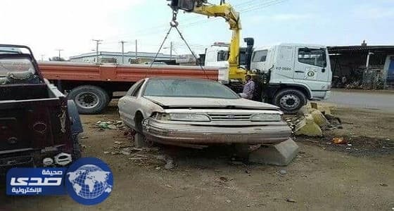 بالصور .. أمانة الجوف تزيل المركبات التالفة من أحياء سكاكا والمنطقة الصناعية