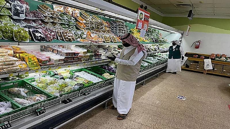 أمانة نجران تُواصل جولاتها الرقابية على المنشآت التجارية