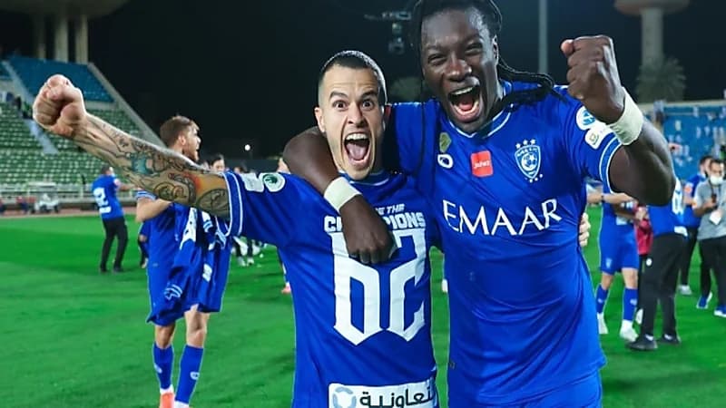 غوميز لـ" جيوفينكو " بعد رحيله عن الهلال:" كلنا أسود"