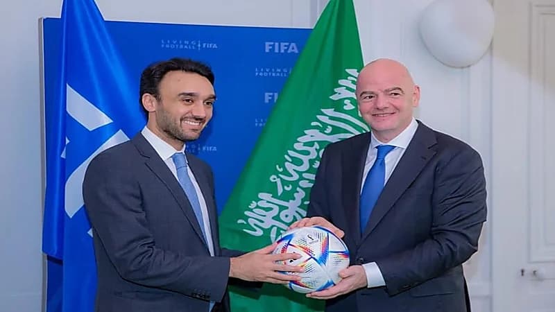 الفيصل يعلق على اجتماعه برئيسي فيفا ويويفا:”نتطلع لمزيد من التعاون“