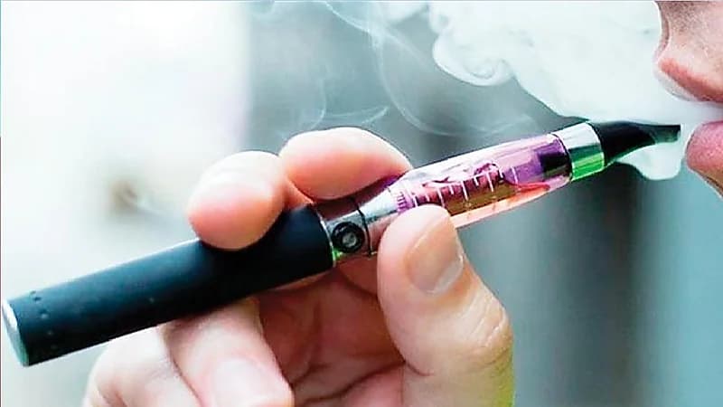 بالفيديو .. مختص: السجائر الإلكترونية تحول الفرد لمدخن مزدوج