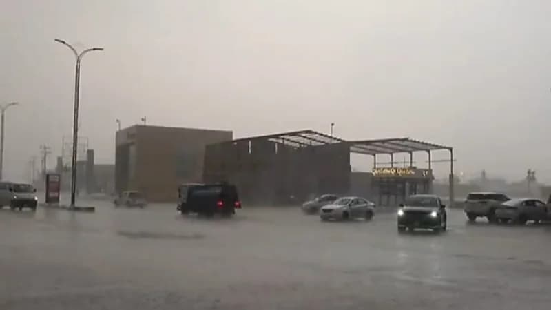 شاهد.. لحظة هطول أمطار غزيرة على جازان