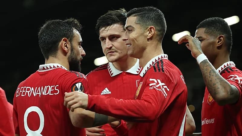 رونالدو يدعو 4 من نجوم مانشستر يونايتد لزيارته في السعودية