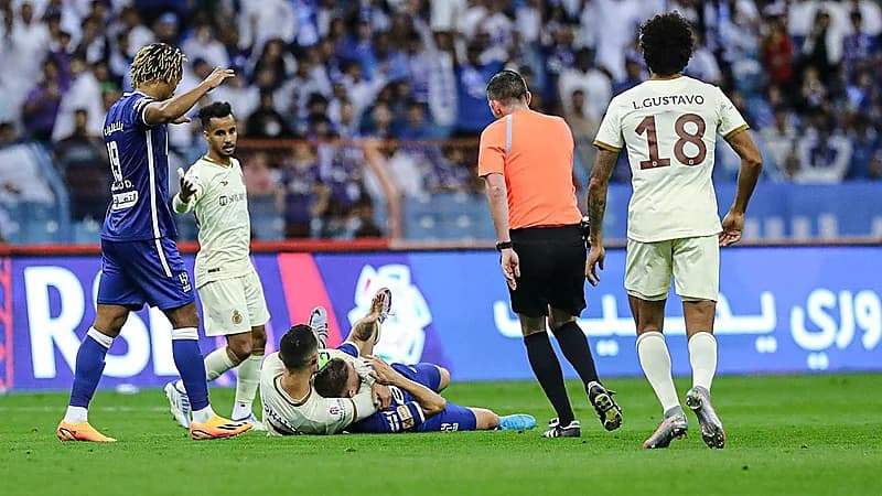 صحيفة برازيلية تتحدث عن لقطة تدخل رونالدو ضد كويلار