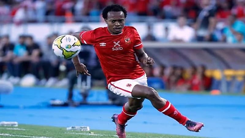 الهلال يقترب من ضم لاعب الأهلي المصري