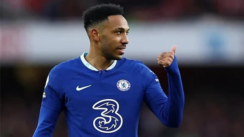 أوباميانغ يتلقى 4 عروض من أندية سعودية