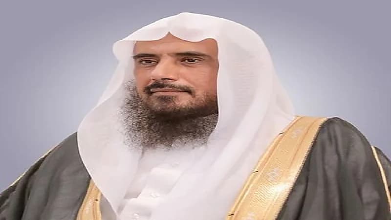 رد الشيخ الخثلان بخصوص الملابس المناسبة للسباحة..فيديو