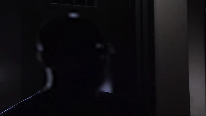 سجين بسبب المخدرات: ما لي وجه اتصل على زوجتي وعيالي..فيديو