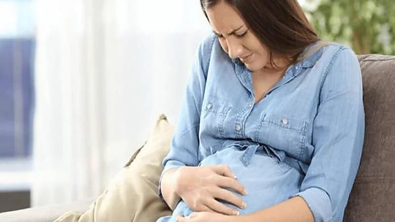 استشاري: الضغوط النفسية والتدخين يسبب الولادة المبكرة .. فيديو