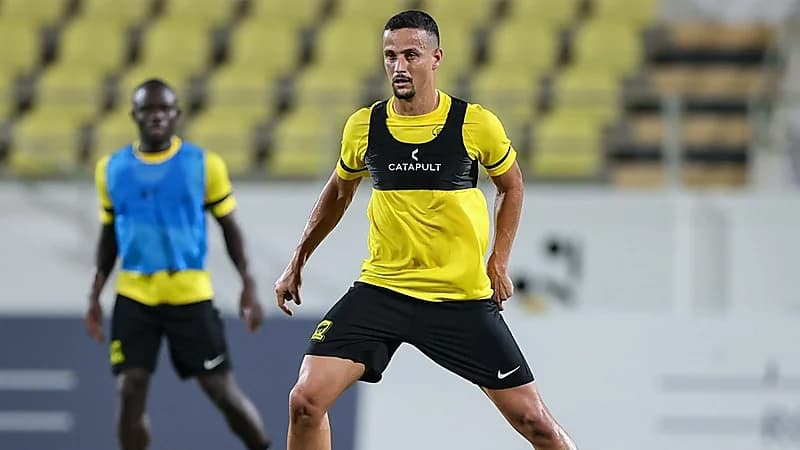 مدافع الاتحاد يقترب من العودة لإسبانيا