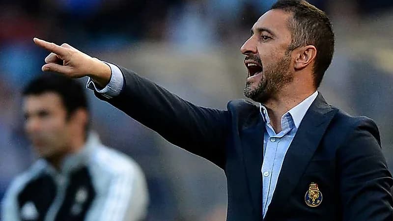 أهلاوي سابق يقود الشباب