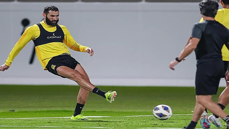 بنزيما يشارك في التدريبات الجماعية