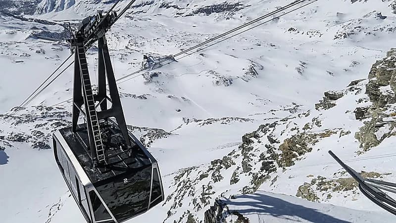 لحظات مرعبة عاشها رُكاب تلفريك في إيطاليا بسبب الرياح .. فيديو
