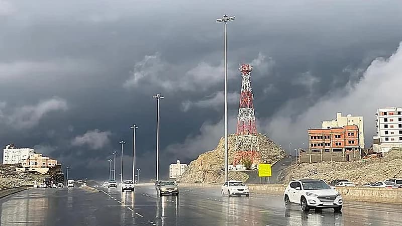 الدفاع المدني : استمرار هطول الأمطار حتى السبت المقبل