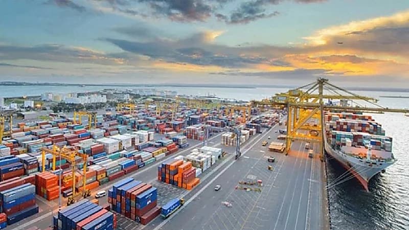 موانئ تزيد فترة إعفاء أجور تخزين الحاويات بميناء الملك عبدالعزيز