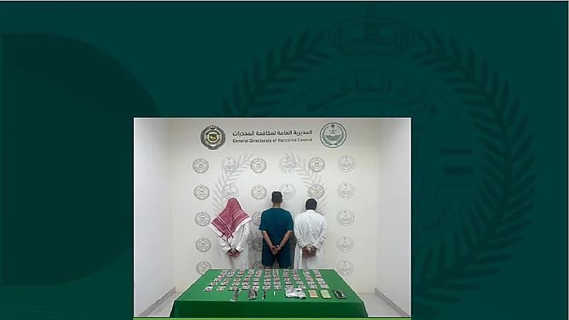 القبض على 3 أشخاص لترويجهم مادة الحشيش وأقراص خاضعة لتنظيم التداول الطبي بالقصيم