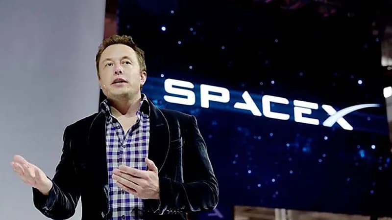 عالم بارز : مشاريع إيلون ماسك قد تدمر المريخ