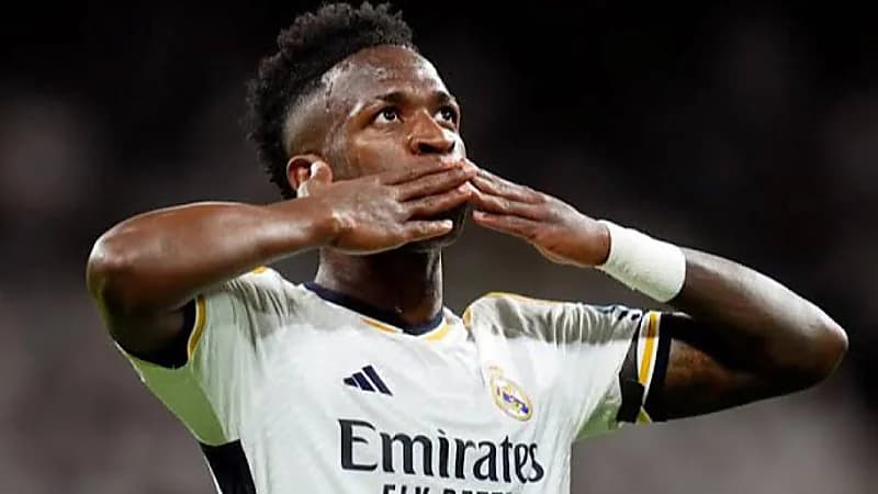 متحدث فينيسيوس : مفاوضات ضم اللاعب لـ الهلال والأهلي متوقفة