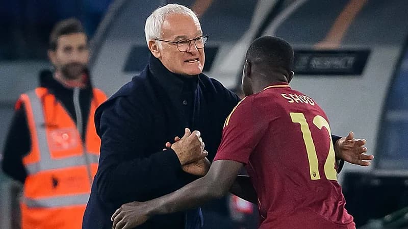 مدرب روما يعلق على مستوى عبدالحميد : من العار عدم مشاركته