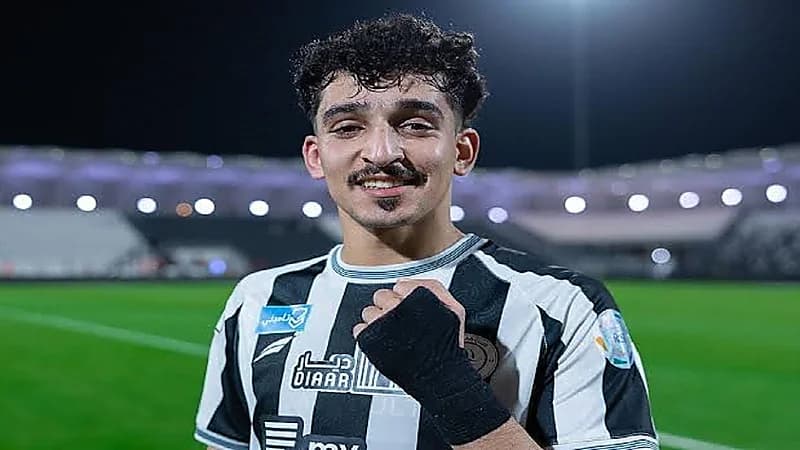 صراع ثنائي على ضم مدافع الشباب