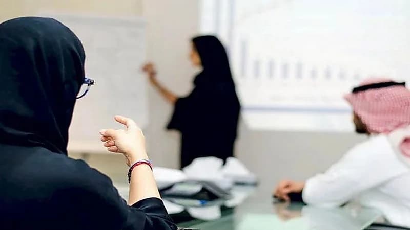 مختص: مكافأة نهاية الخدمة حق للموظفة عند الاستقالة خلال 6 أشهر من عقد قرانها.. فيديو