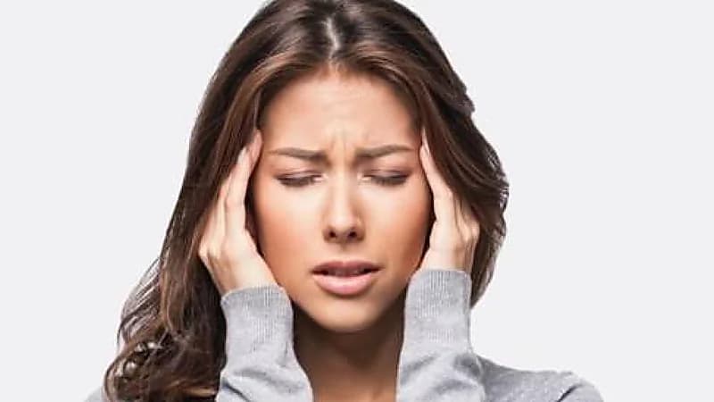طرق بسيطة لتخفيف آلام الصداع النصفي في البيت
