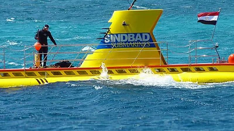 لحظة غرق الغواصة المصرية في الغردقة.. فيديو