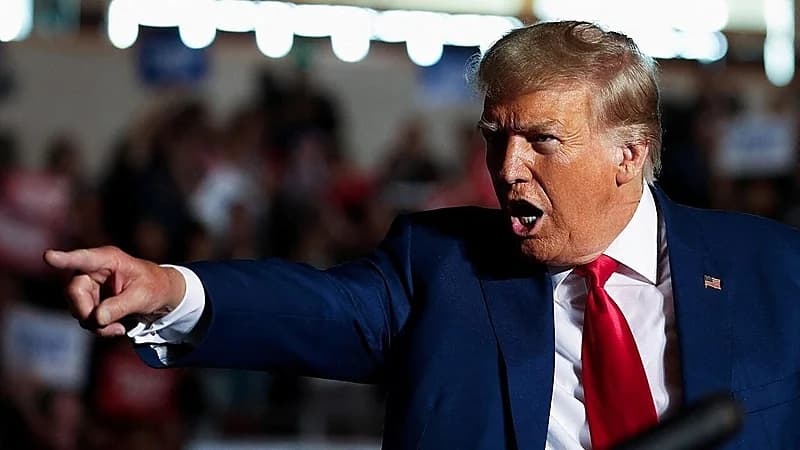 ترامب: سنقصف إيران إذا رفضت التفاوض معنا