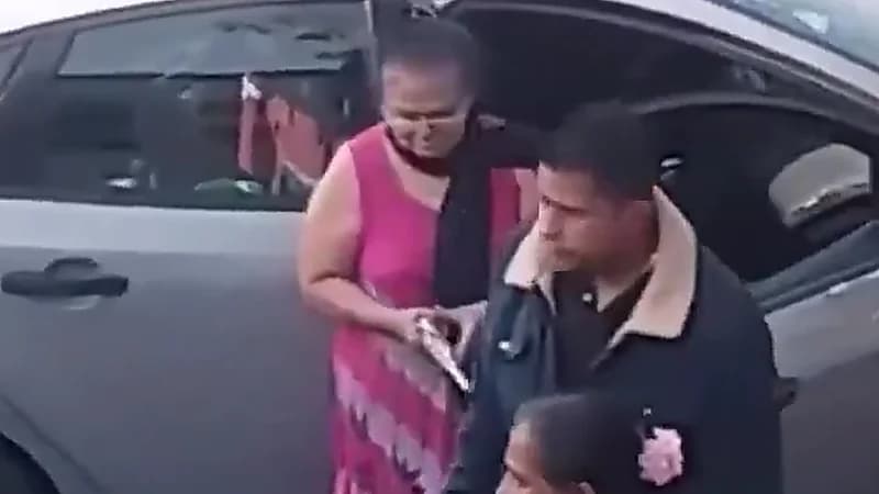 مسنة تطلق النار على أفراد عصابة استولت على منزلها ..فيديو