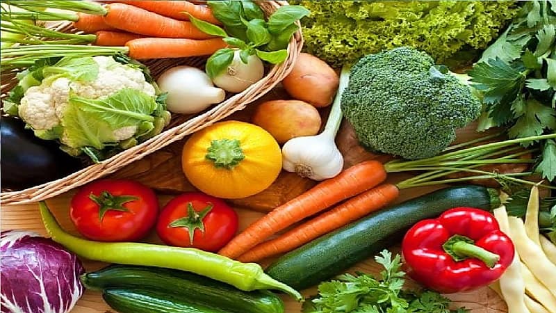 أطعمة تساعد في الحماية من خطر الإصابة بسرطان القولون