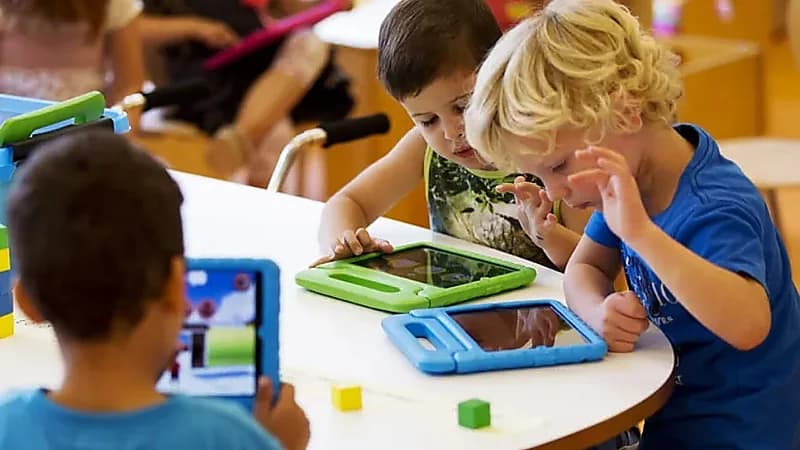 دراسة: استخدام الأطفال لمواقع التواصل يزيد من بالاكتئاب خلال المراهقة