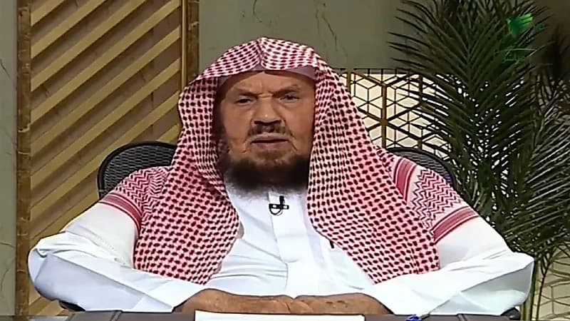 حكم السلام على بنات العم .. فيديو