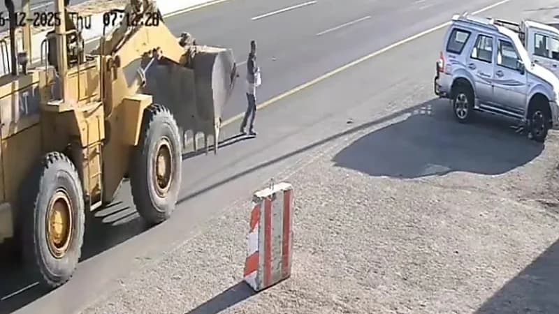 لحظة سقوط رجل تحت عجلات شيول في محافظة بلقرن تُثير الذعر.. فيديو