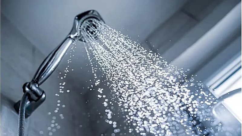 تحذير طبي من مخاطر الاستحمام بالماء الساخن