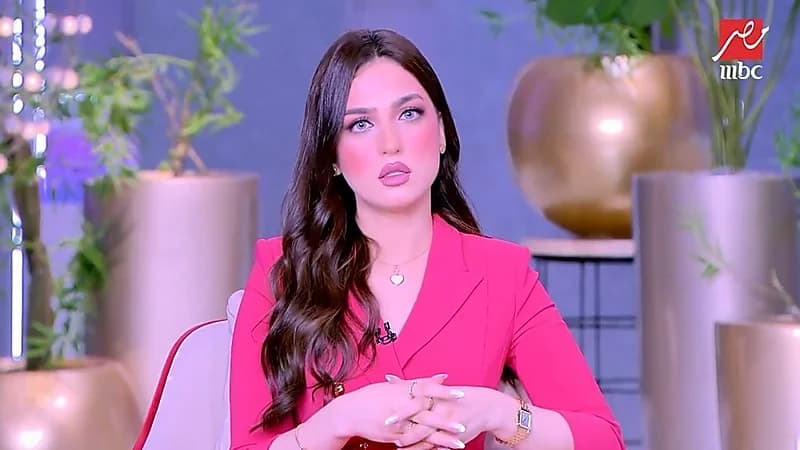 ياسمين عز: سبب خسارة الأهلي الملعب الملعون.. فيديو