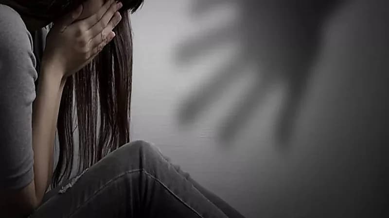 القبض على طبيب نفسي لاتهامه بالاعتداء الجنسي على مريضاته