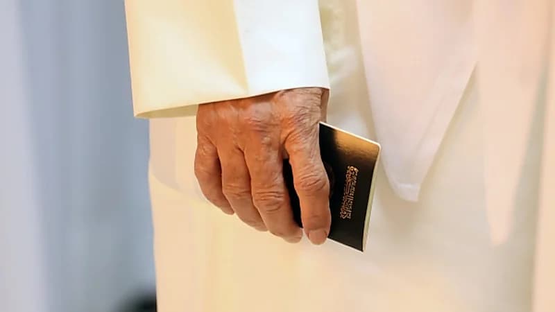 سحب الجنسية الكويتية من 20 شخصاً