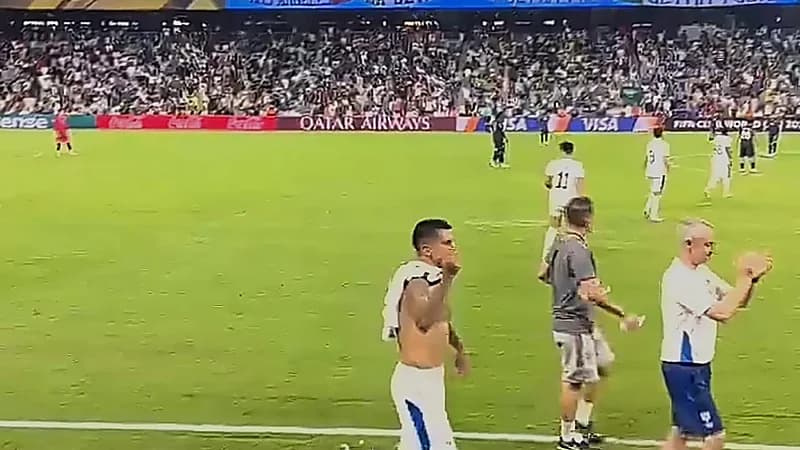 كانسيلو يطمئن الدكة بعد هدف ليوناردو: ما فيها تسلل .. فيديو