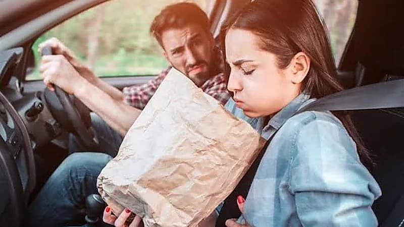 أسباب شعور بعض الركاب بالغثيان داخل السيارات الكهربائية